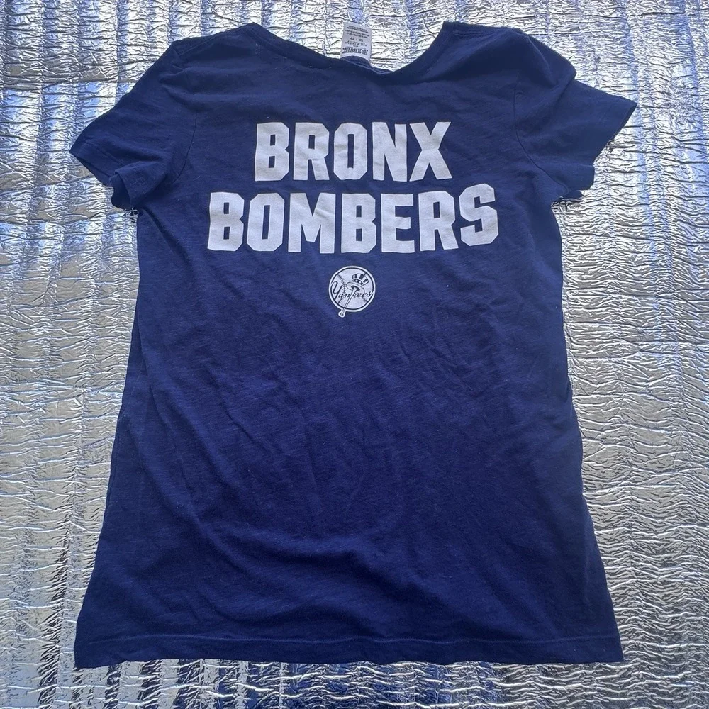 Victoria's Secret PINK New York Yankees Bronx Bombers V-Neck T-Shirt Women's XS